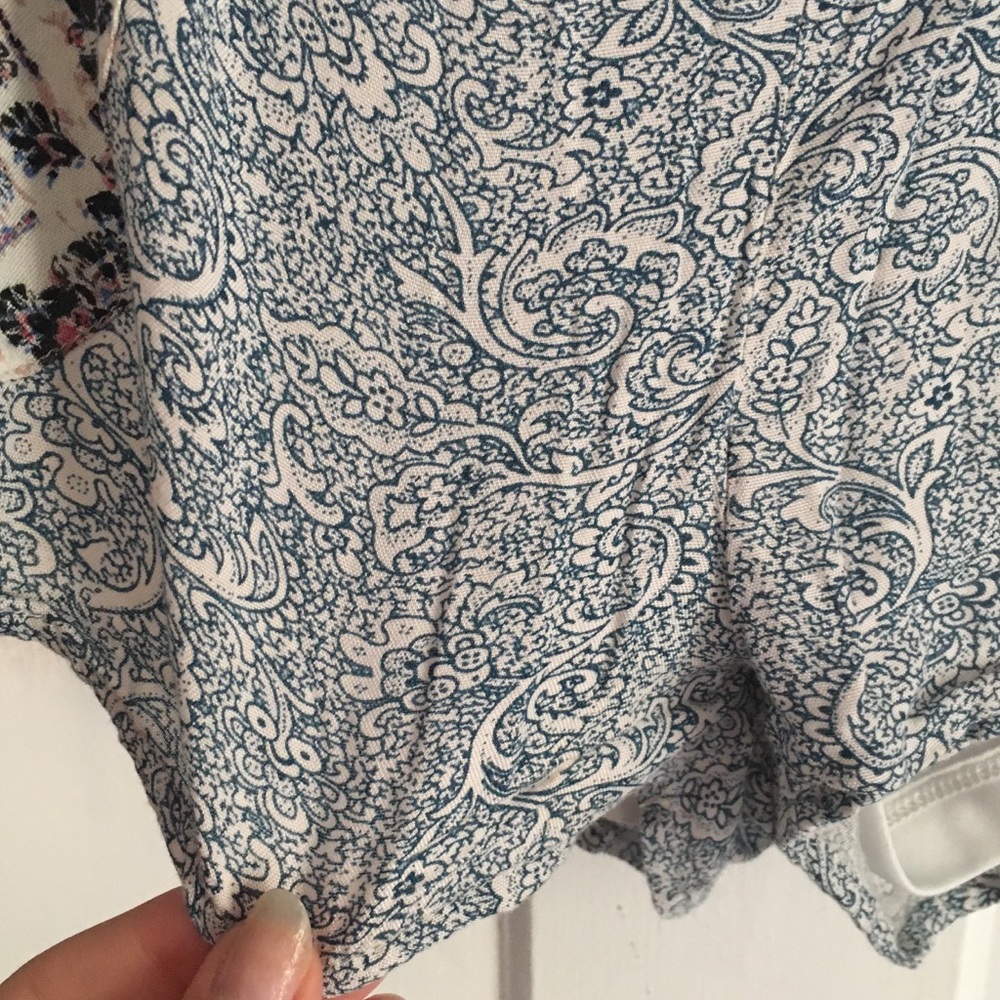 Francesca’s patterned shorts - Picture 4 of 6